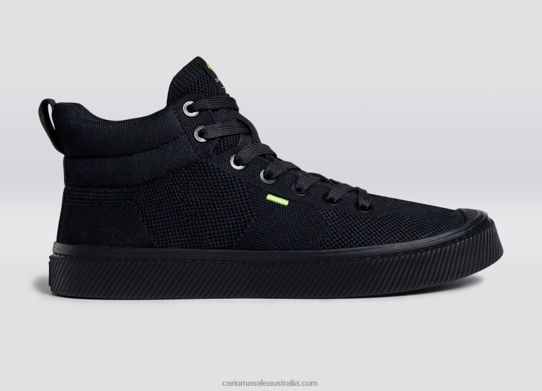 T8NFN190 Men All Black Knit Cariuma