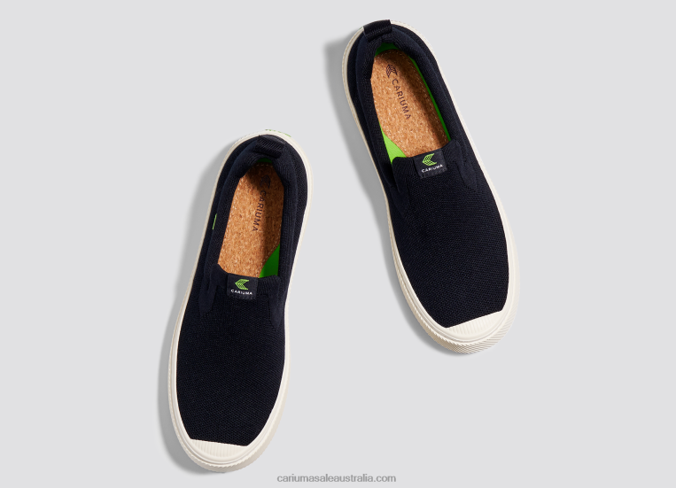 T8NFN166 Men Black Knit Cariuma