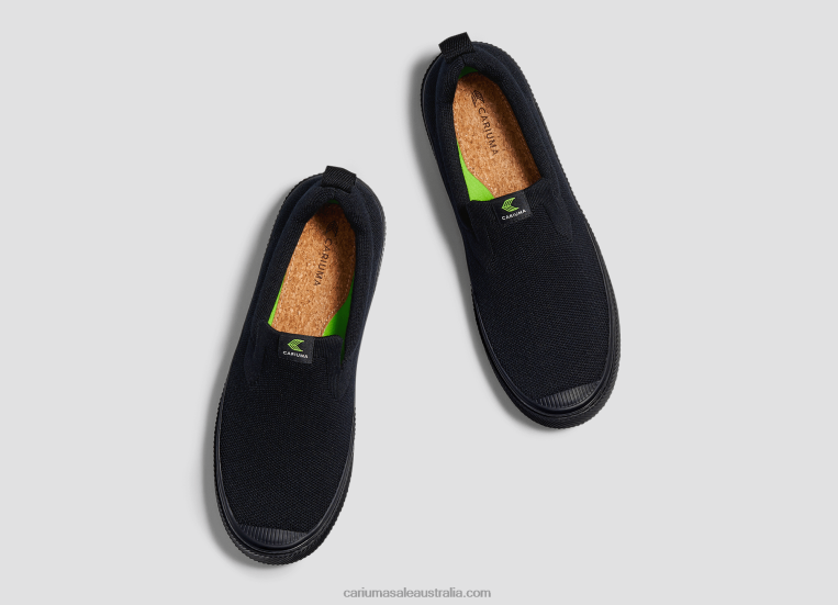 T8NFN169 Men All Black Knit Cariuma