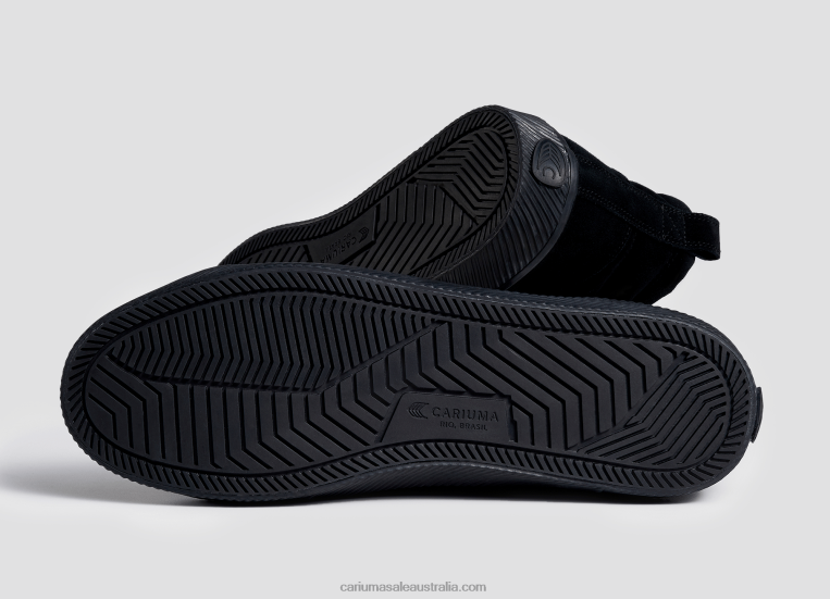 T8NFN68 Men All Black Suede Cariuma