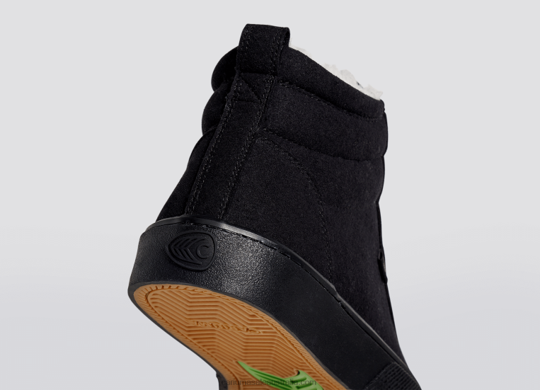 T8NFN70 Men Therma All Black Suede Cariuma