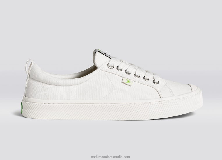 T8NFN1 Men Off-White Canvas Cariuma