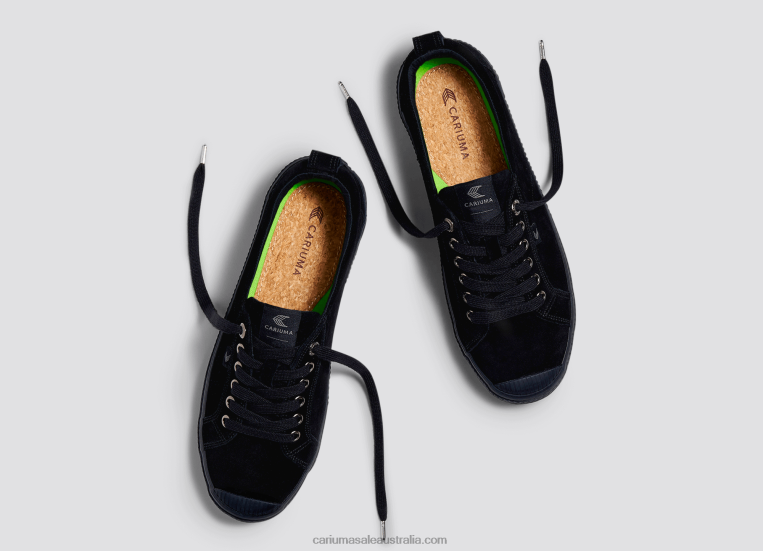 T8NFN35 Men All Black Suede Cariuma