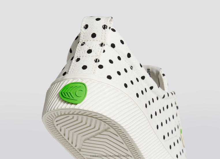 T8NFN51 Men White Polka Dots Canvas Cariuma