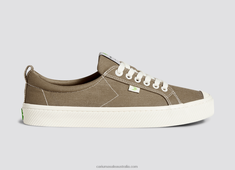 T8NFN7 Men Sand Contrast Thread Canvas Cariuma