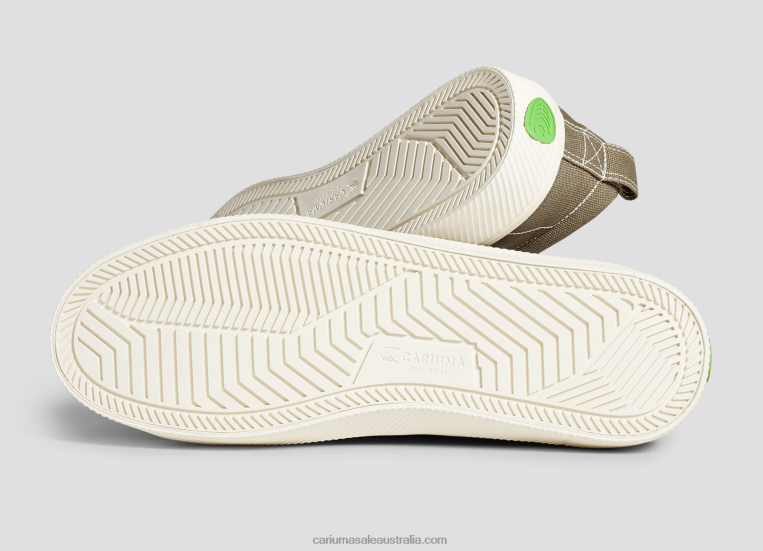 T8NFN7 Men Sand Contrast Thread Canvas Cariuma