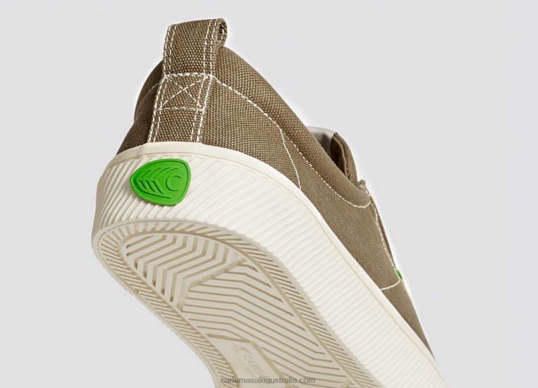 T8NFN7 Men Sand Contrast Thread Canvas Cariuma