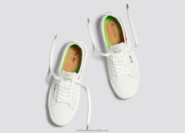 T8NFN88 Men Gerry Lopez Off-White Canvas Cariuma