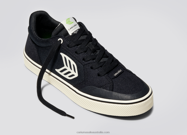 T8NFN116 Men Black/Ivory Cariuma