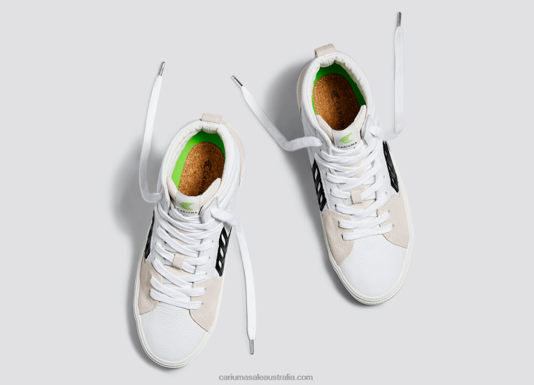 T8NFN365 Women White Premium Leather/Black Cariuma