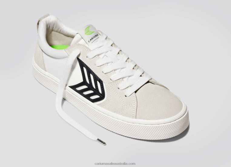 T8NFN345 Women Off-White Vintage/Black Cariuma