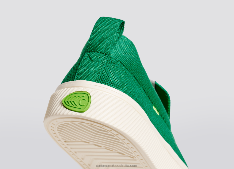 T8NFN385 Women Green Knit Cariuma