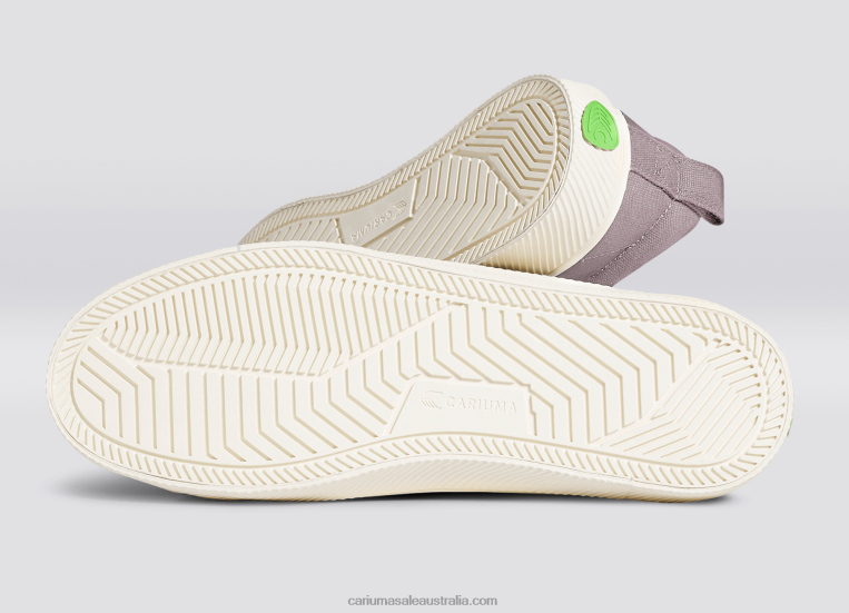 T8NFN220 Women Grey Canvas Cariuma