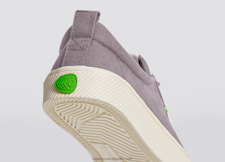 T8NFN220 Women Grey Canvas Cariuma
