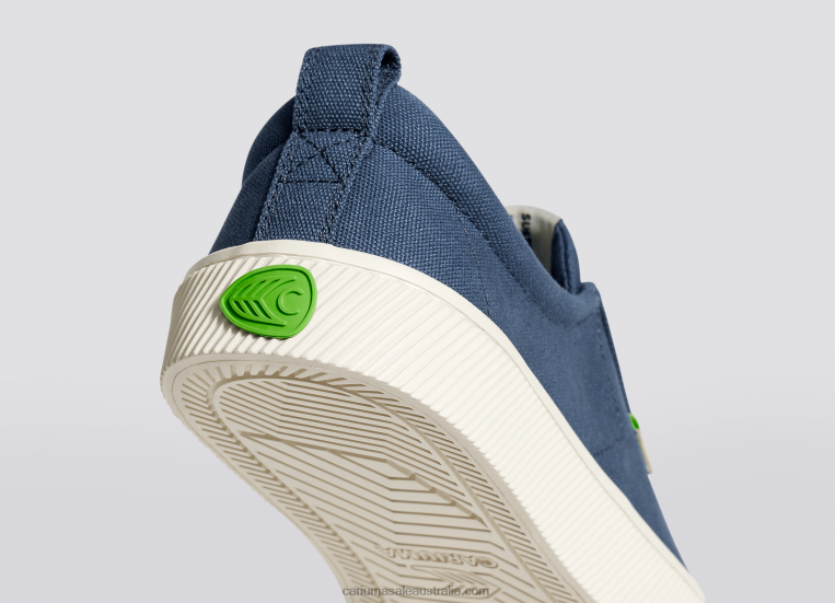 T8NFN221 Women Shadow Blue Canvas Cariuma