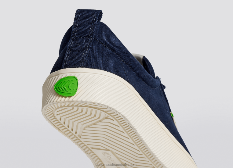 T8NFN239 Women Navy Canvas Cariuma