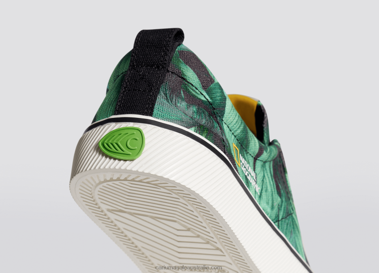 T8NFN245 Women National Geographic Peace Lily Green Canvas Cariuma