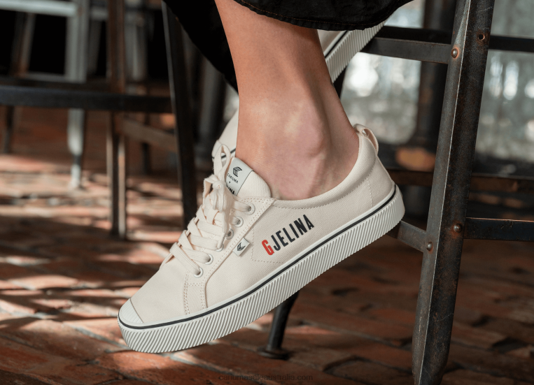 T8NFN266 Women Gjelina Sand Canvas Cariuma