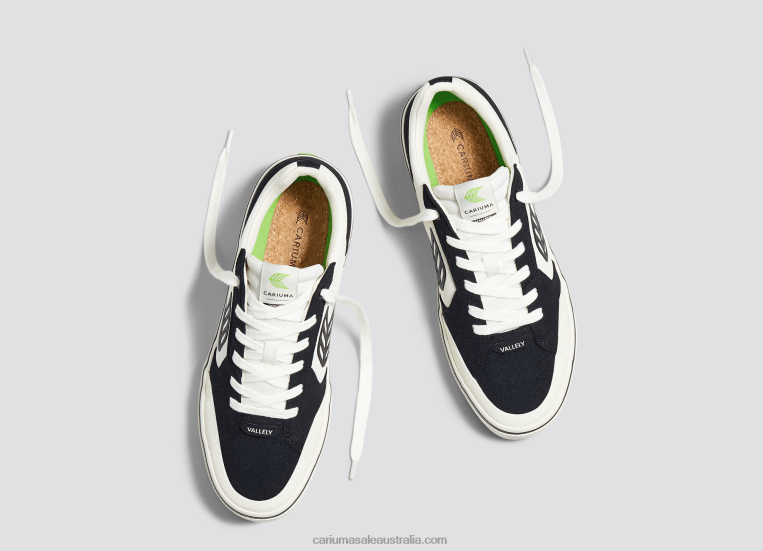 T8NFN339 Women Black & Off-White Vintage/Black Cariuma